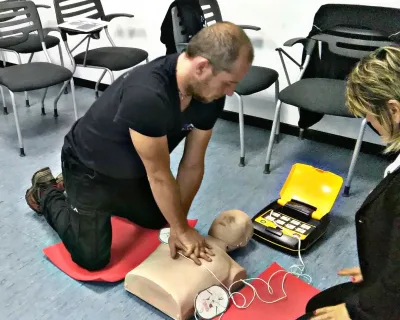 Defibrillatore DAE: come evitare un malfunzionamento